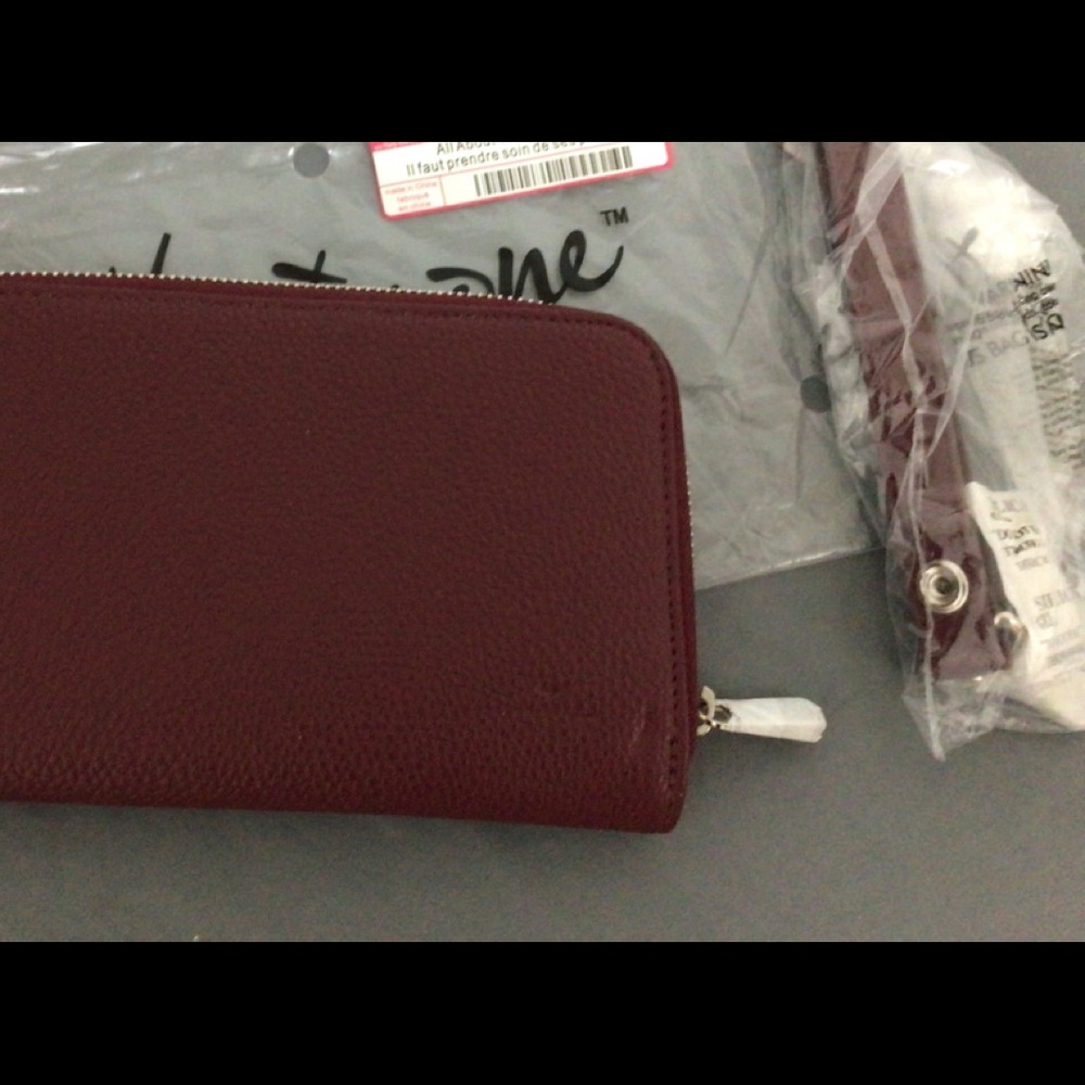 NEW IN PACKAGE! Thirty-One “All About The Benjamins” Wallet.
